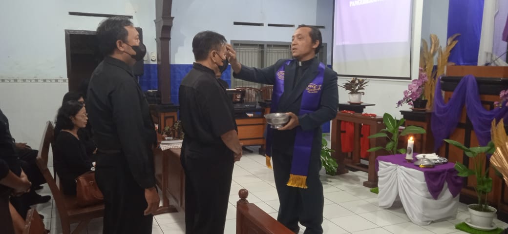 galeri, Ibadah Rabu Abu tahun 2023 di GKJ Baki Pepanthan Kingkang, gereja kristen jawa, gkj, gkj baki, gereja kristen jawa baki, baki, sukoharjo, gkj klasis sukoharjo, klasis sukoharjo, klasis, sinode gkj, sinode 